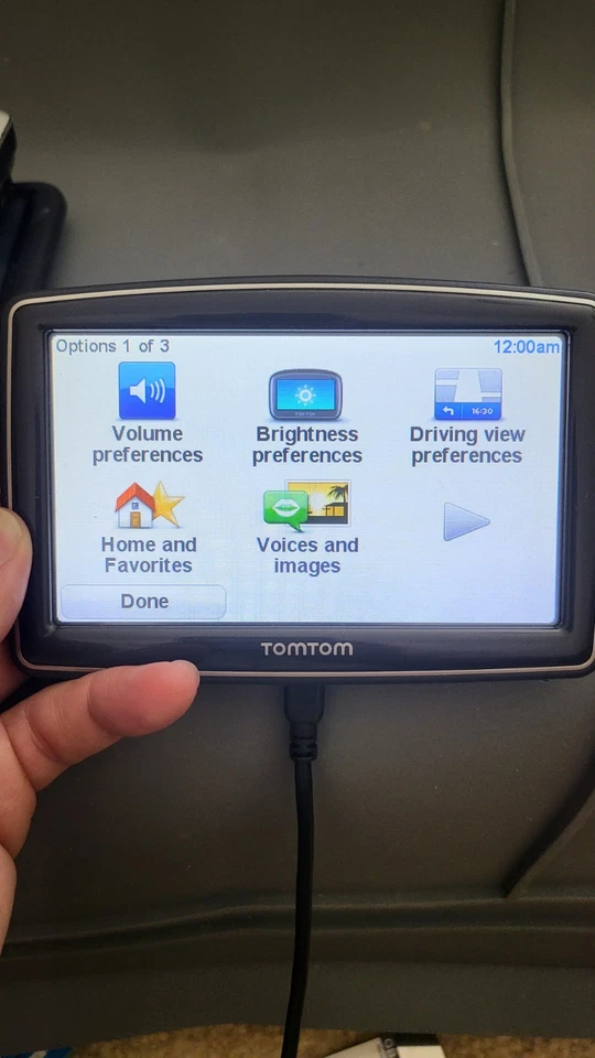 Bundle Of GPS Device 2x Garmin, 1xTOMTOM and 2xMagellan - Image 3 of 4