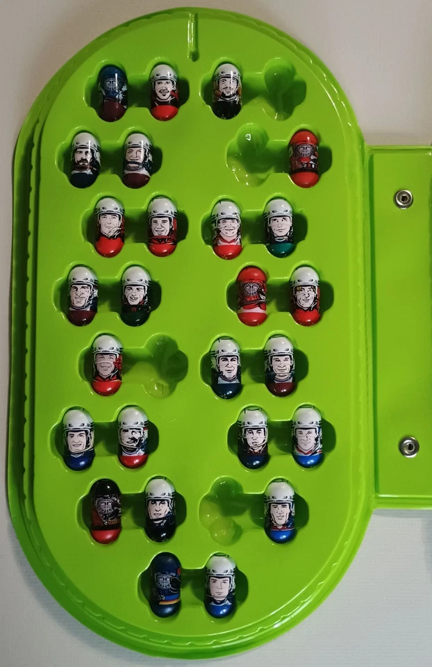 RARE VINTAGE 2004 NHL HOCKEY ALL-STARS MIGHTY BEANZ 55 OF 60 IN A COLLECTOR CASE - Image 2 of 4