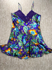 Vintage 90 s Gold tag Victoria's Secret Purple Floral Full Slip Size M