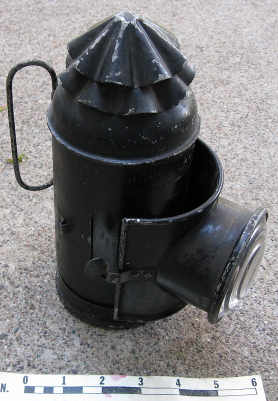 Early USN BOAT-SIGNAL LANTERN, Red Lens