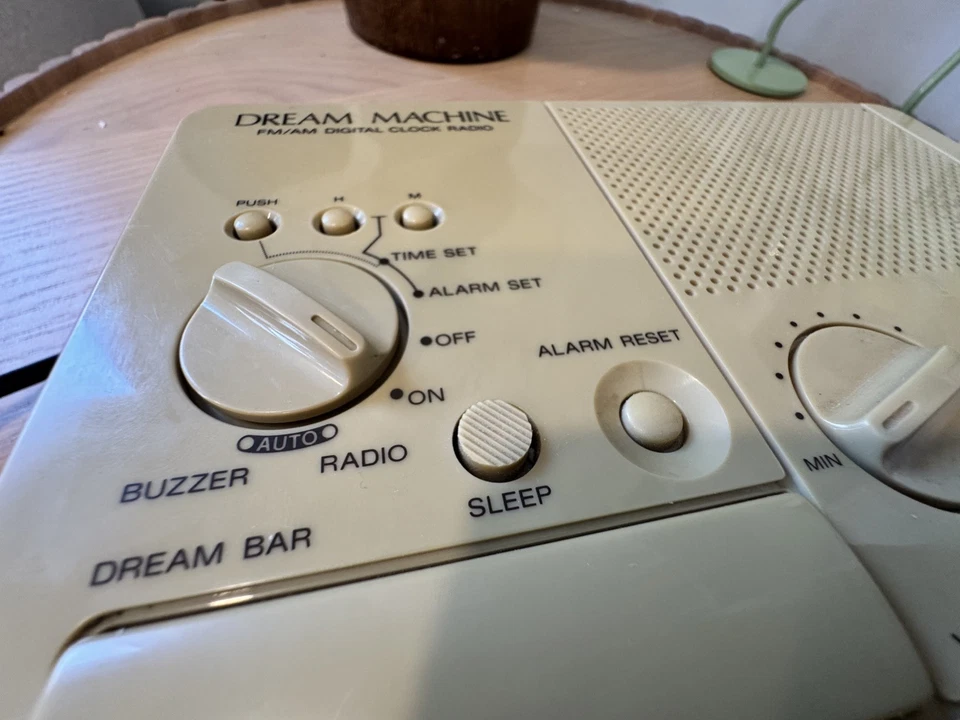 Vintage Sony Dream Machine ICF-C2W AM/FM Alarm Clock Radio Tan Tested/Works - Image 4 of 4