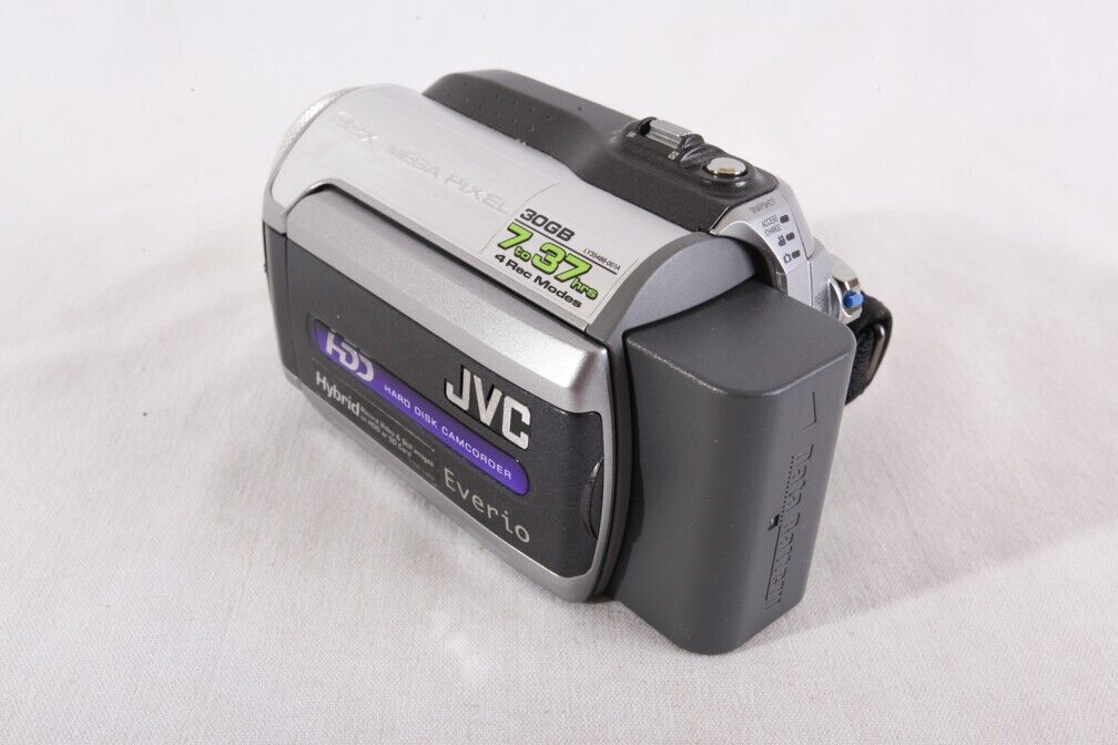 JVC Everio Hard Disk Camcorder Hybrid, GZ-MG157U, w Battery JVC Everio Hard Disk Camcorder Hybrid, GZ-MG157U, w Battery
