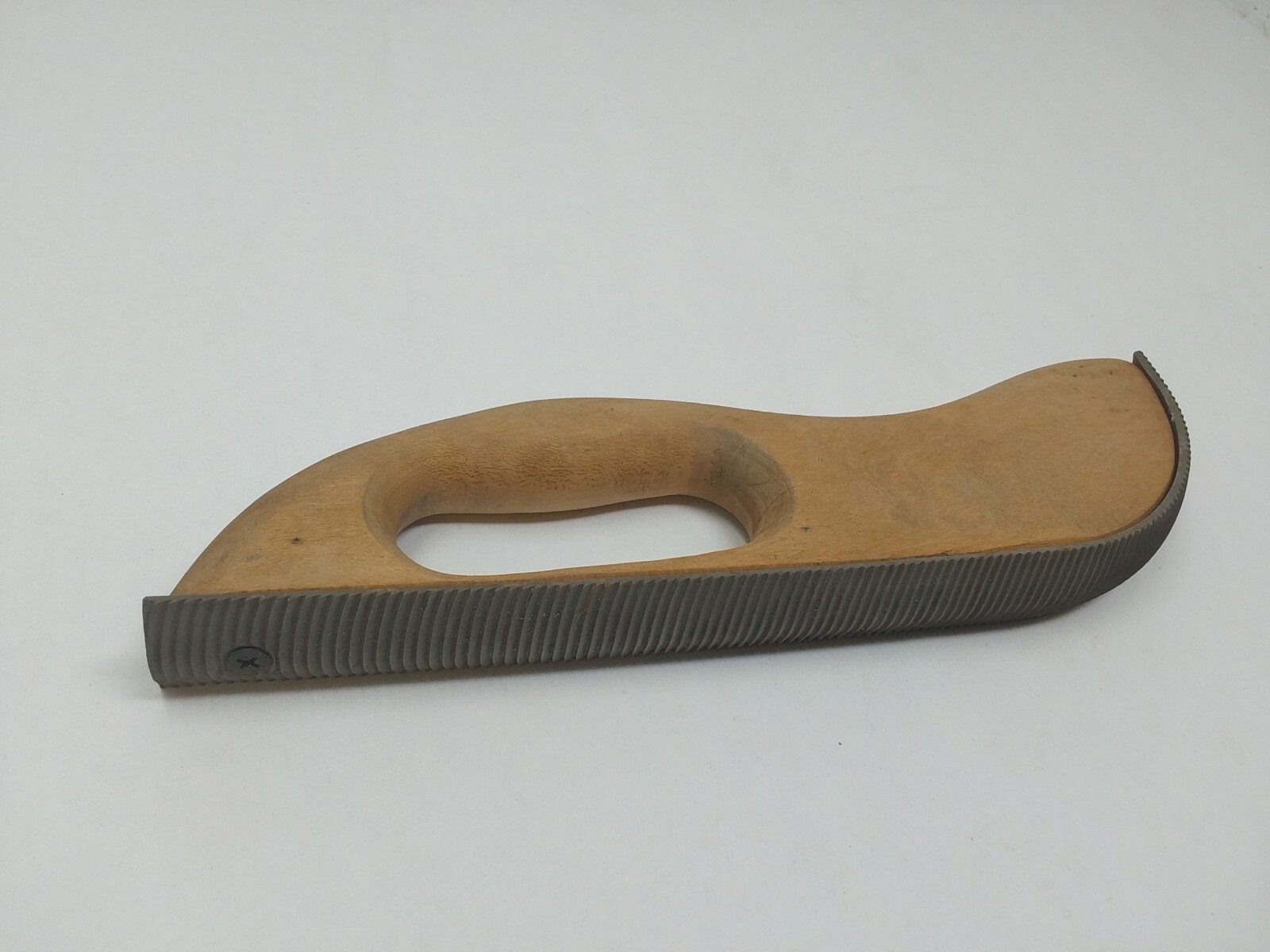 VINTAGE HELLER TOOL CO. V10 WOOD HANDLE AUTO BODY RASP FILE MADE IN USA