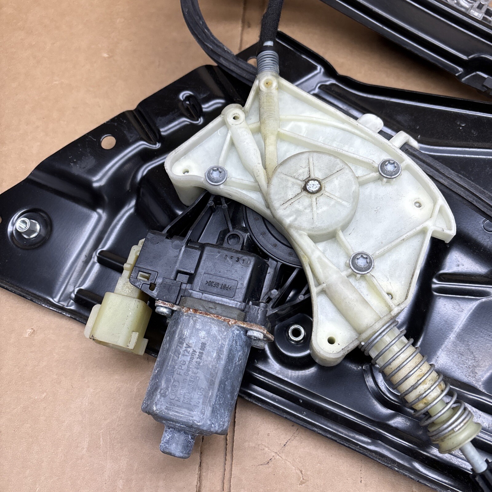 2014-2020 MASERATI QUATTROPORTE FRONT LEFT LH DOOR WINDOW REGULATOR MOTOR OEM
