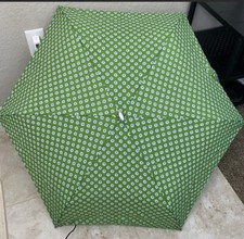 Retired Limited Ed  Vera Bradley Apple Green Umbrella, Excellent