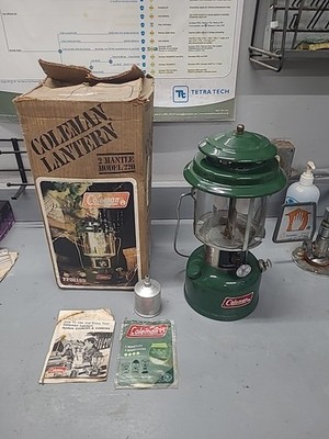 Vintage Coleman 220K Dual Mantle Lantern White Gas