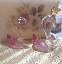 Pair Acrilic Swans Small Pink And Clear Color.  Cute Decoration-looks Like Glass