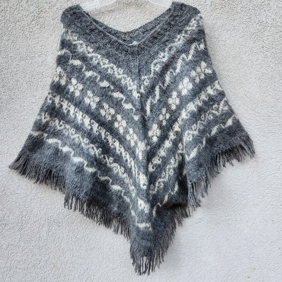 BOLIVIAN HANDCRAFTS Women's Poncho One Size Gray 100% Alpaca Made Bolivia  - Image 3 of 4