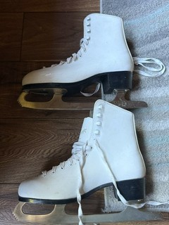 CCM Pirouette size 9 USA womens ice skates