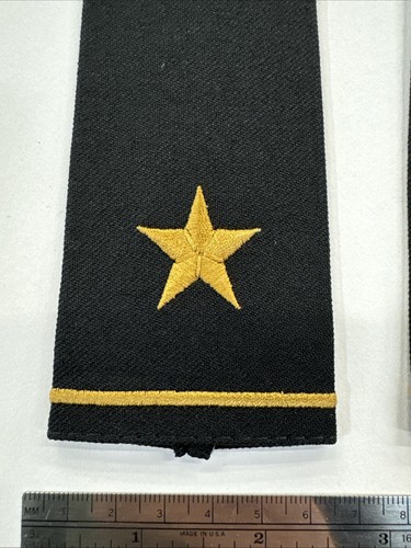 Polizei Schulterklappen - ein Stern - goldene Stickerei mit 1 Streifen auf schwarzem Stoff - Bild 2 von 4