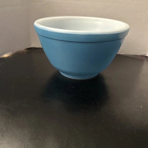 Vintage PYREX 401 Turquoise Blue 1.5 pt Small Nesting Mixing Bowl USA