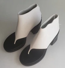 $1220 MIU MIU WHITE / BLACK LEATHER OPEN TOE THONG ANKLE BOOT US SIZE 8.5 NIB