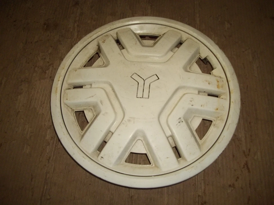 86 87 88 89 91 Yugo GV Tapacubos Llanta Tapacubos 13" OEM USADO 62501 BLANCO 2 Foto 4 de 4