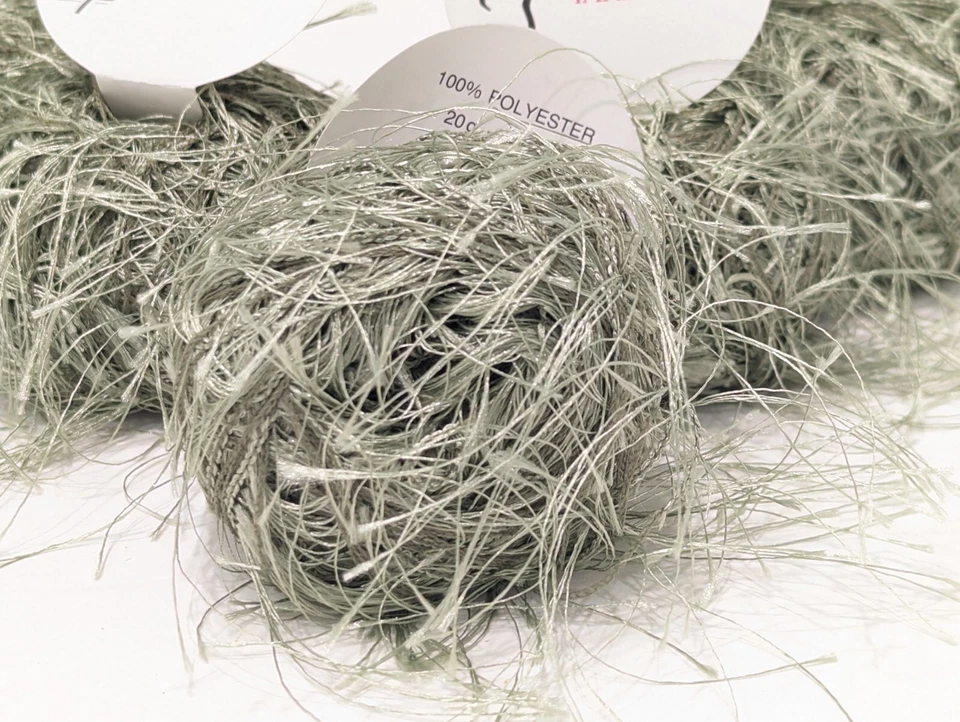 5 Pestañas Lashy Balls empaquetadas de fábrica de TrendSetter Yarns ITALIA #1001 musgo Foto 4 de 4