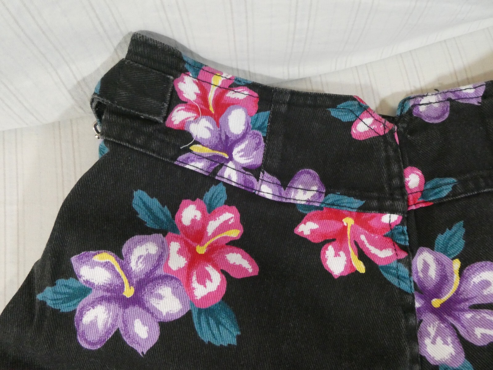 Vintage Sostanza Floral Skort Shorts Skirt Denim Size 8 NEW Black 90s Y2K L1