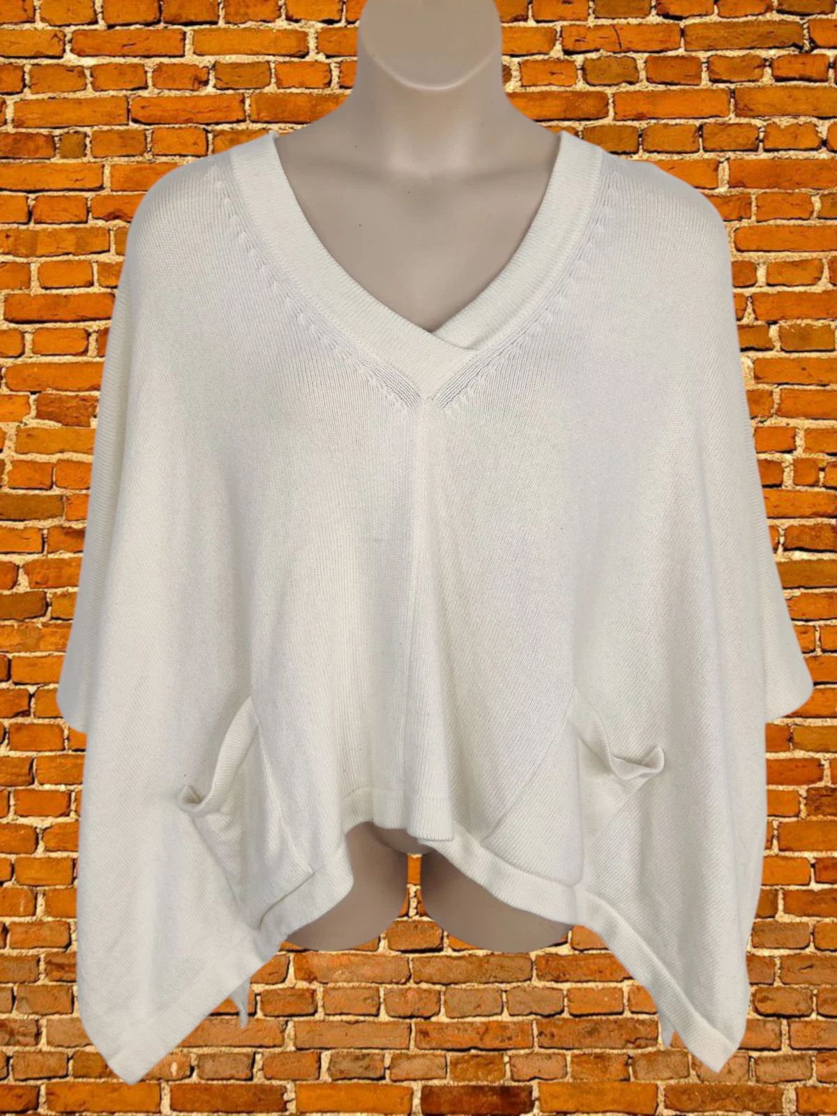 STEFANEL CREAM CAPE PONCHO XSMALL SMALL OVERSIZED CASHMERE WOOL WOMENS JUMPER
Opens in a new window 