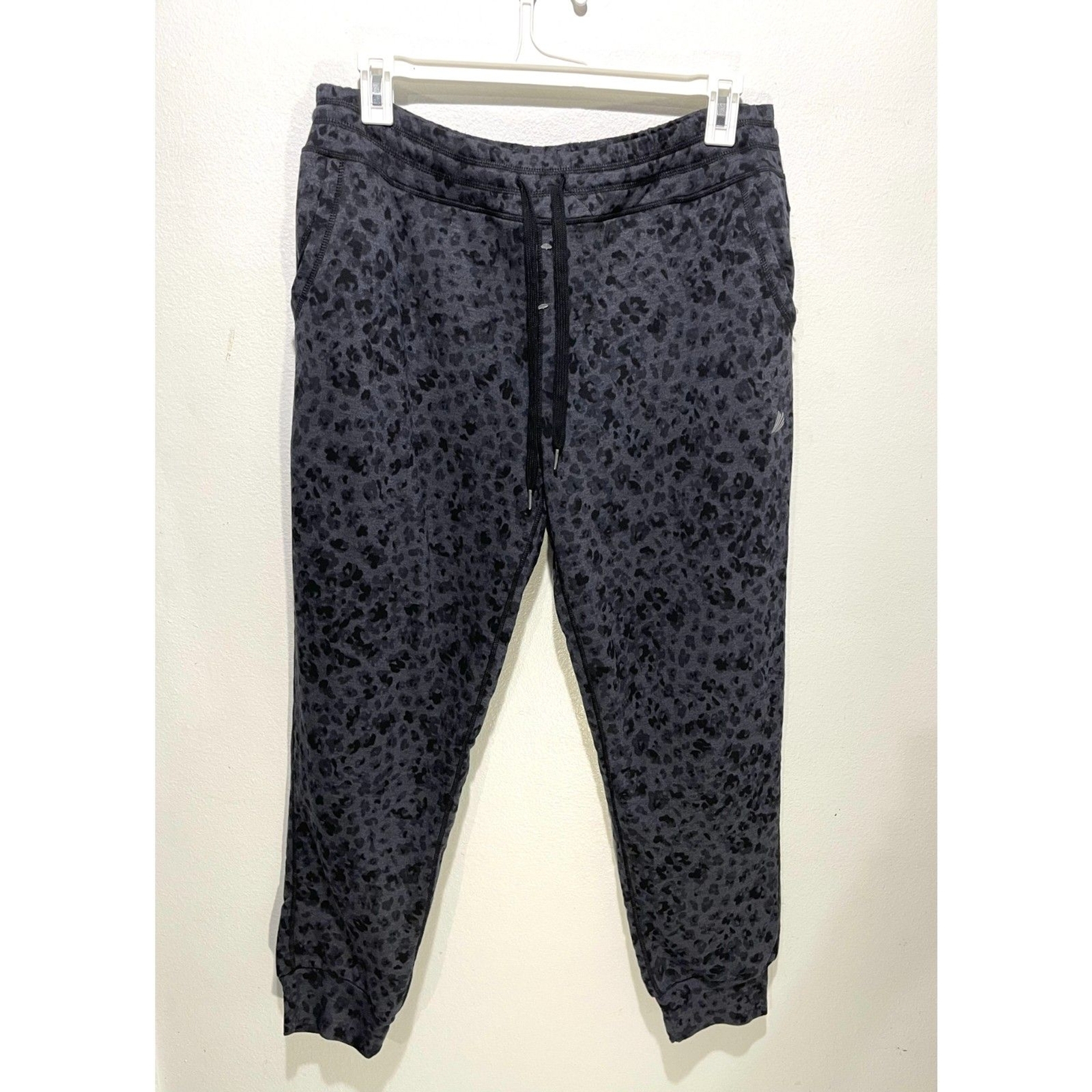 Insulated fleece sweatpants for women in animal print winter gray XXL free 2B joggers