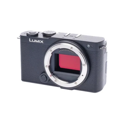 Panasonic Lumix S9