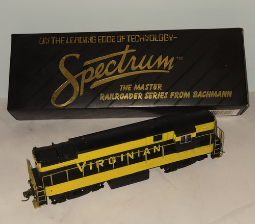Locomotora diésel virginiana Bachmann Spectrum HO 81210 Fairbanks-Morse H16-44 | Condition: Used
