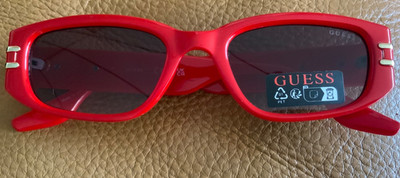 Guess red gold GO0071 53-21-150 skinny sunglasses NWT black case