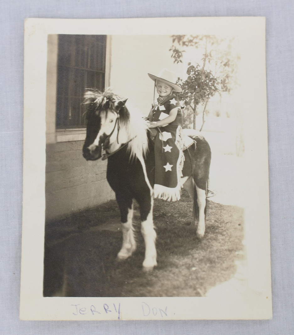 Cappello cowboy vintage anni 40 cowboy bambino su pony foto western bambino stelle cavallo Ridi