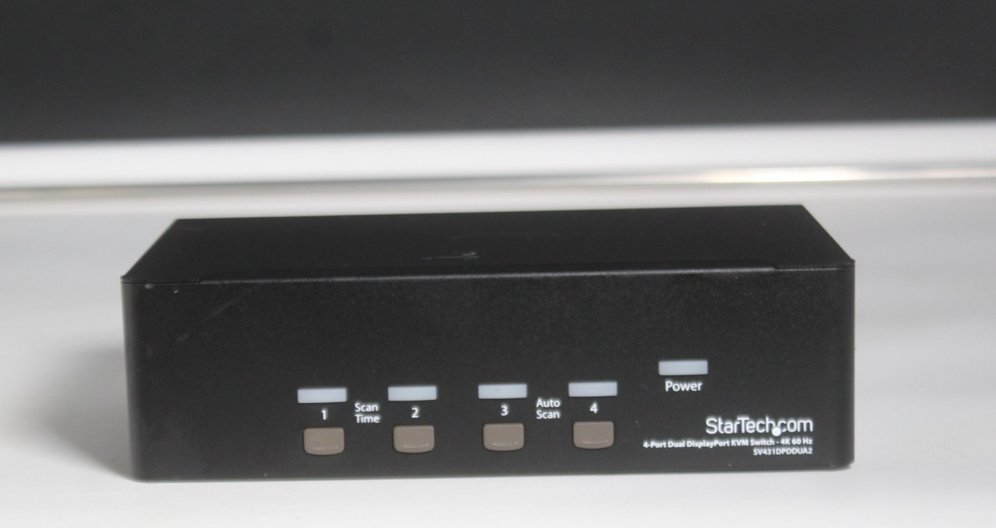 StarTech SV431DPDDUA2 4-Port Dual DisplayPort KVM -4K 60 Hz Switch