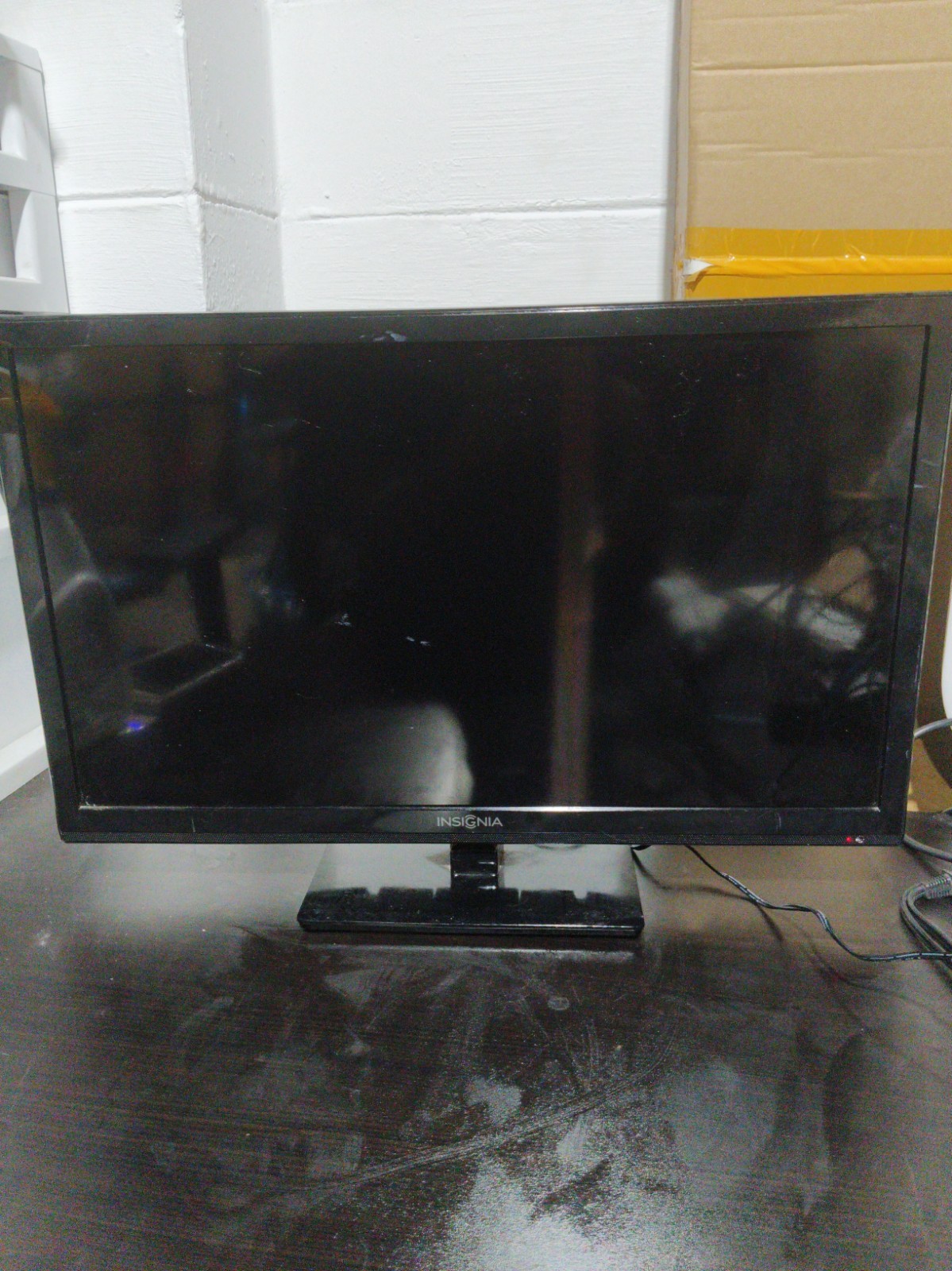 Insignia Ns-24E200NA14 24" LED HDMI 1080p TV