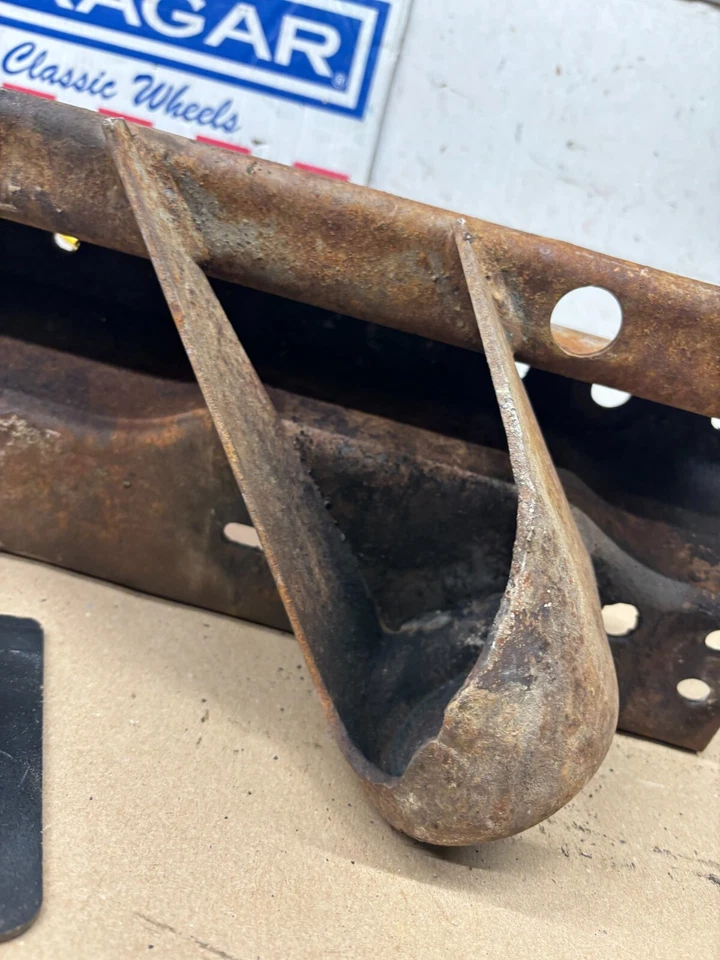 Dodge D250 D350 1990 1993 2x2 marco delantero riel puntal varilla montaje carcasa travesaño Foto 4 de 4