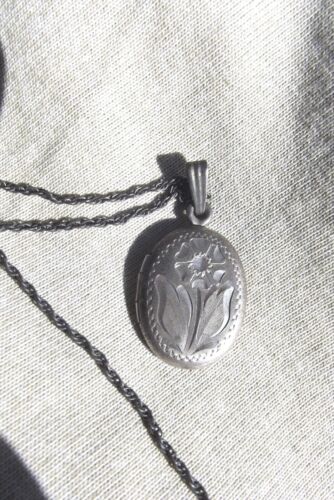 Floral Etched CMC Sterling Silver Locket 18" Chain Necklace Christmas 1982  - Zdjęcie 1 z 6