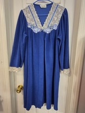 Vanity Fair Womens Robe Lace Trim M