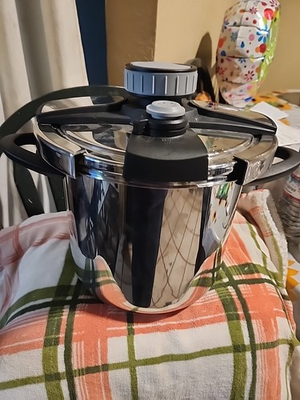 #ad Viking 8 Qt 7.5L Pressure Cooker Stainless Steel Commercial Grade Used $200.00