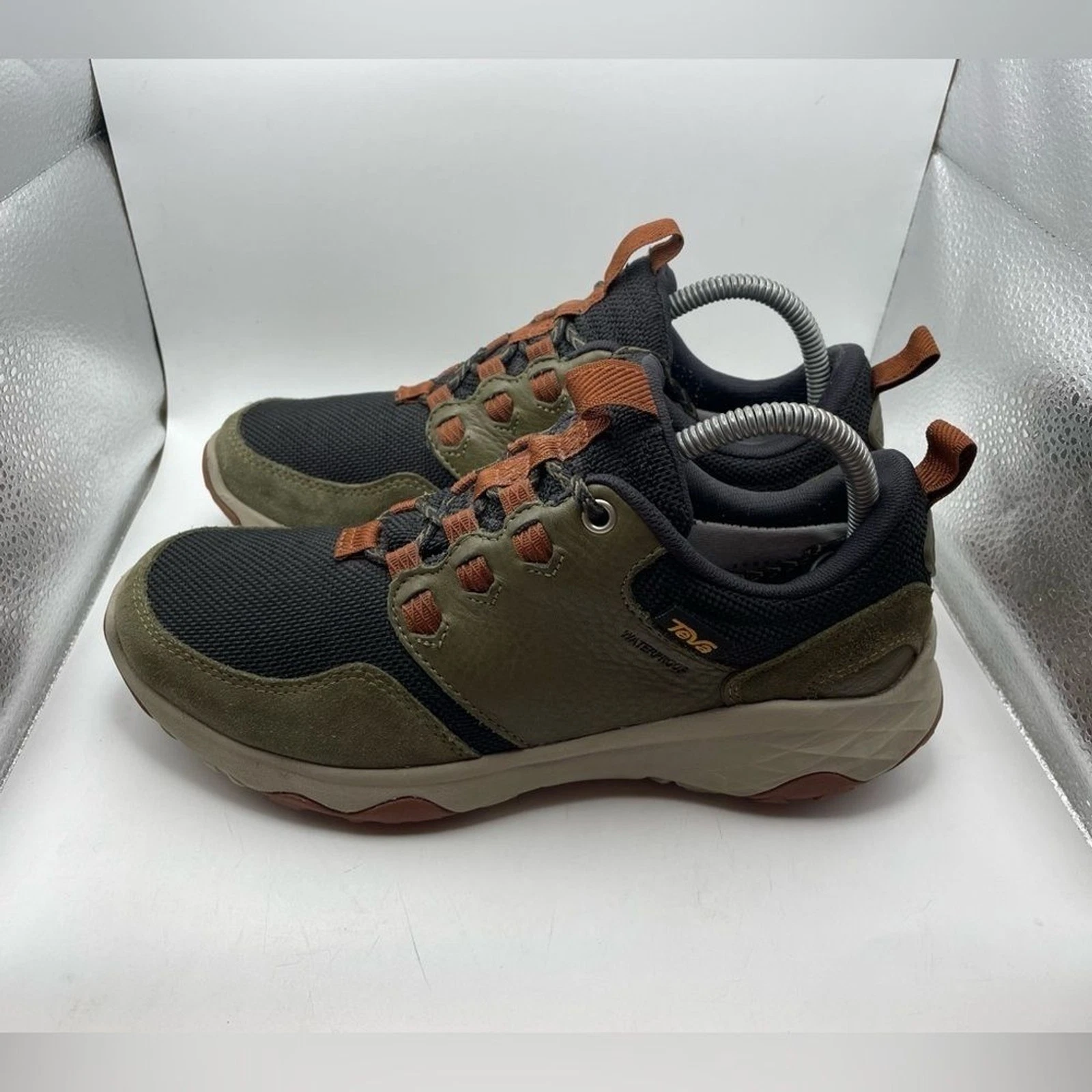 Teva Grandview GTW waterproof men’s green leather hiking boots size 7