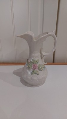 Belleek Ireland Porzellan Ewer Krug Kanne mit erhabenen Jugendstil Blumen