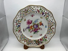 Schumann Bavaria Chateau Dresden Royal Dresner Art Fuzzy Flower Dinner Plate
