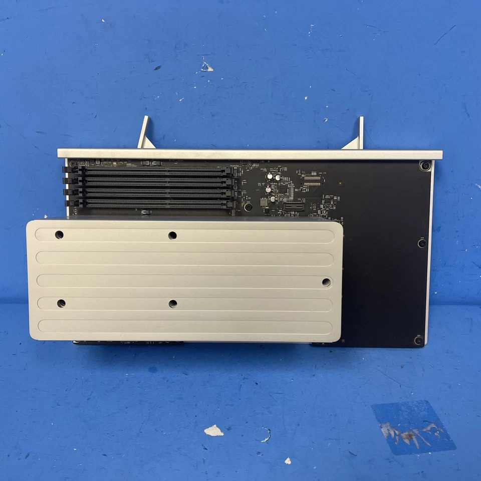 Apple 820-2482-A LGA 1366/Socket B, Intel Motherboard - Image 4 of 4