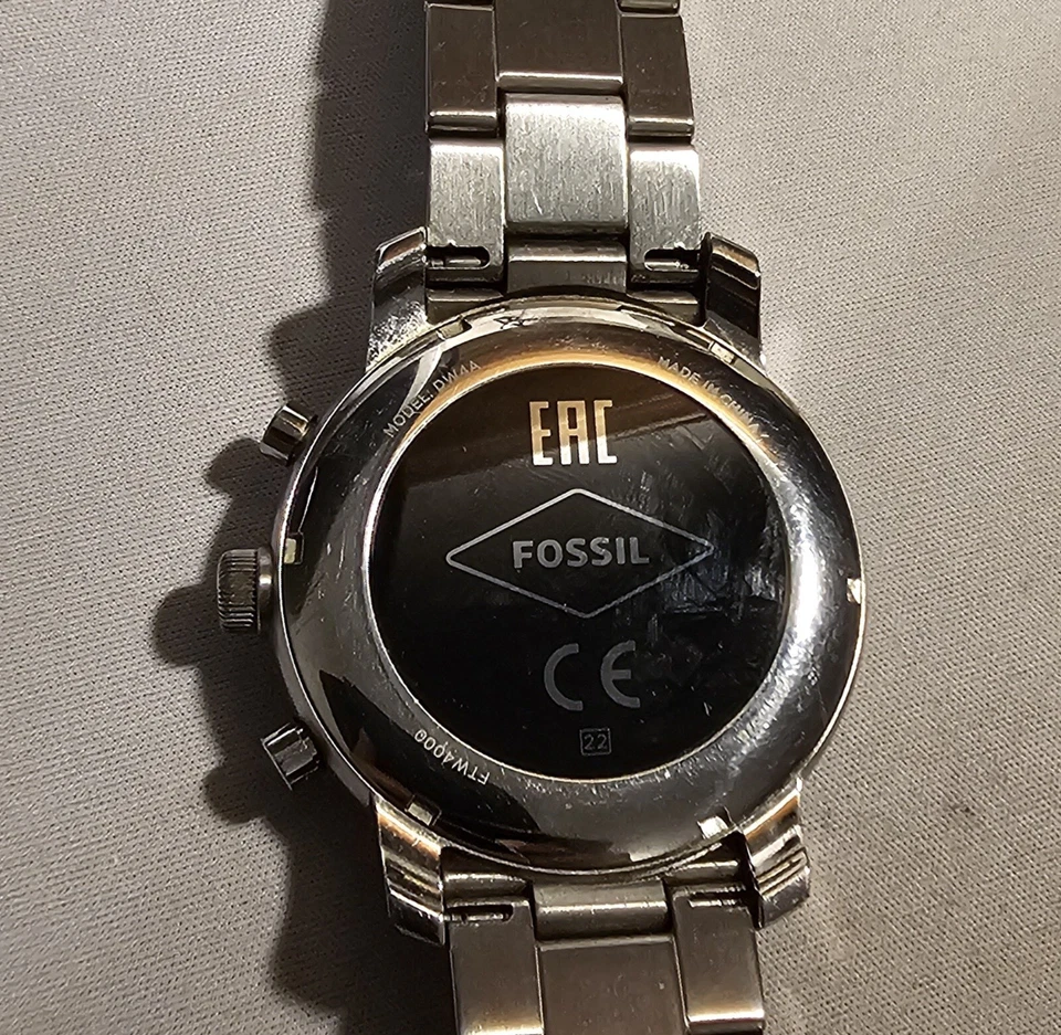 Fossil Q Explorist HR (4th generation), Foto 3 von 5