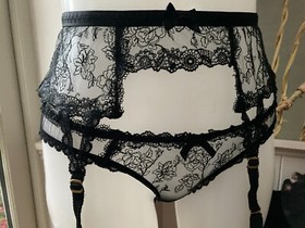 Agent Provocateur 34D bra briefs suspender belt black tattoo lace ROSA cage NEW