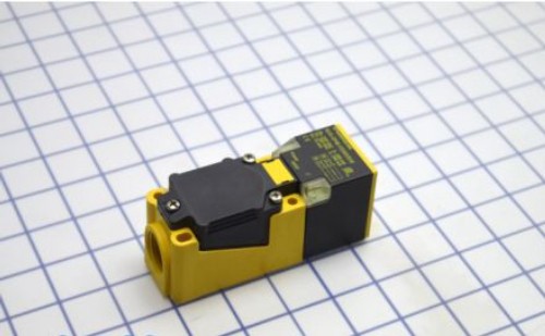13410 Turck Inductive Proximity Sensor; Inductive; Programable Outputs; Terminal