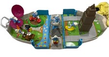 2011 Peyo Smurfs Foldable Village Carrying Case With 7 Smurf Figures Lot Used