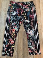 C  C California, Floral Capri Leggings