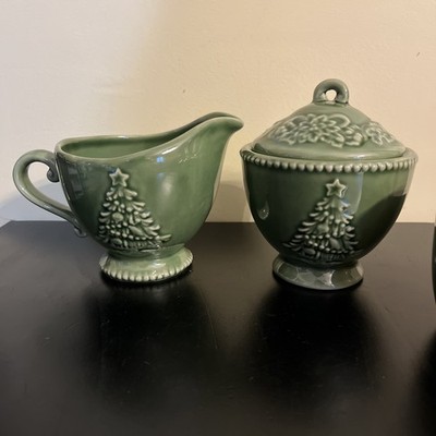 Cracker Barrel Christmas set-4pcs-Peace on Earth Creamer/Sugar/salt/pepper-green