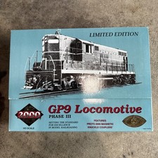 Proto 2000 Gp9 Locomotive 21696 Illinois Central #9302 Ho Scale