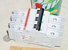 NEW ABB DIN RAIL CIRCUIT BREAKER TYPE K 3P POLE 30A SU 203M-K30A K 30 A K30A USA