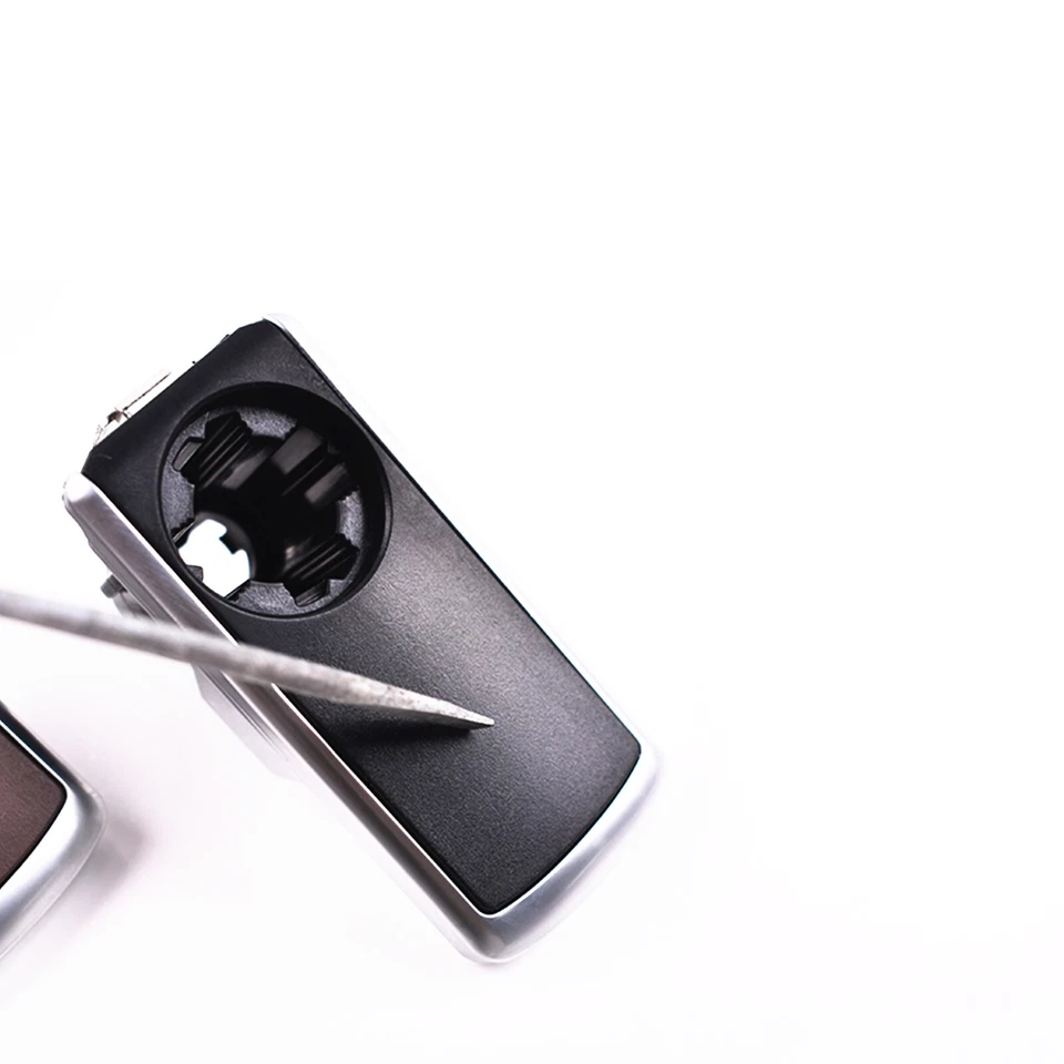 Cubierta de manija de cierre de guantera para Mercedes Benz Clase E W213 2016-2023 negra Foto 2 de 3