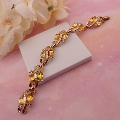 Vtg Trifari Pat Pending Golden Clear Rhinestone 6 3/4'' Gold Tone Panel Bracelet