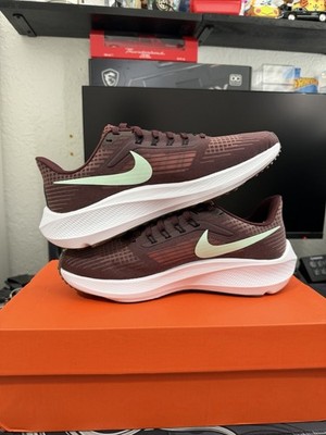 Nike Womens SneakerSneaker
