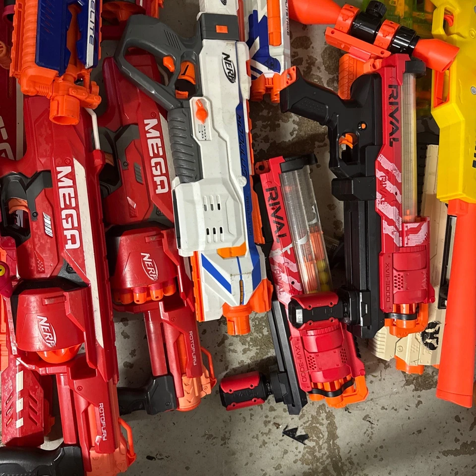 Nerf Gun lot, ammo, and accessories - Image 4 of 4