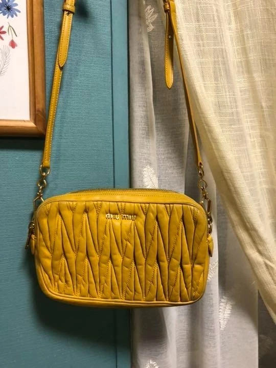 Borsa a tracolla MIU MIU logo Madras pelle gialla con sacchetto antipolvere G. Card tracolla