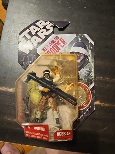 Star Wars 30th Anniversary Rebel Vanguard Trooper #53 Figure w/ Coin