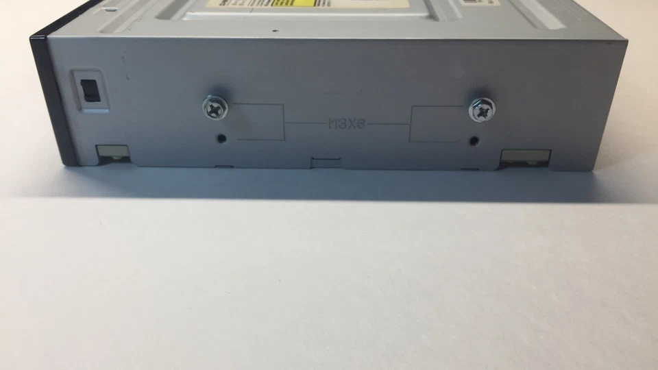 Toshiba Samsung 5.25 in SATAII DVD-ROM/CD-RW Optical Disk Drive (ODD), TS-H493 - Image 4 of 4